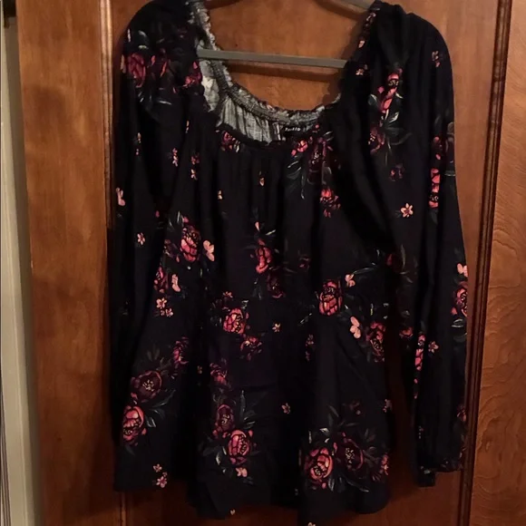 Torrid NWT Floral Long Sleeve Women's Top - Picture 1 of 6